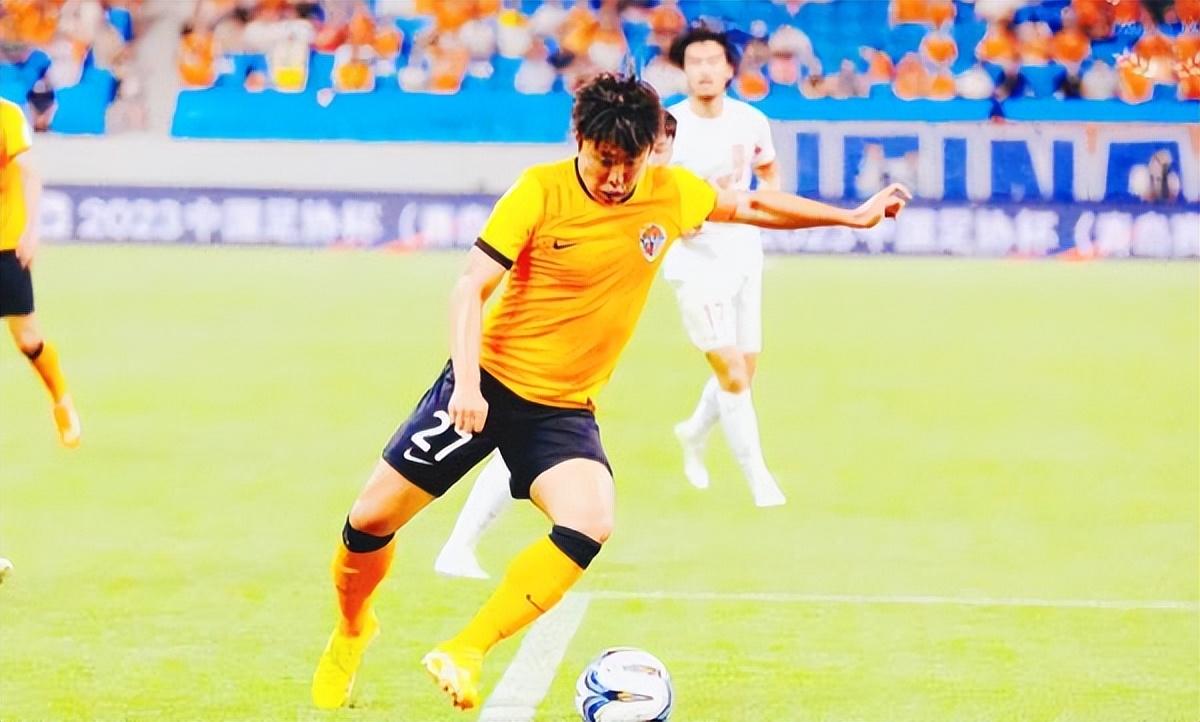 集结日全明星赛焦点战，上海海港官宣签约，引发热议，年轻球员得到机会的简单介绍