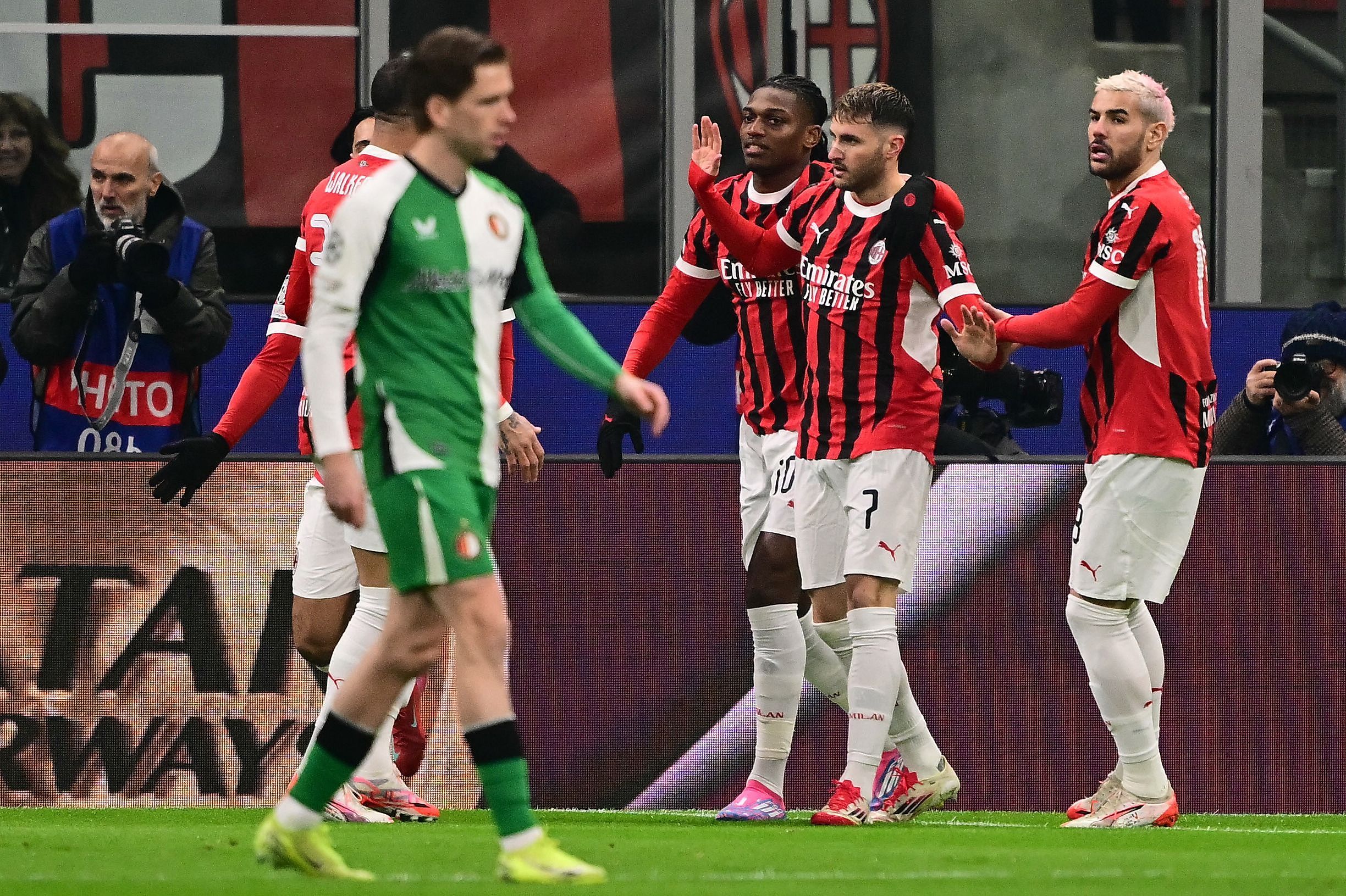 MK体育-包含瓦伦西亚发布备战花絮；集结日状态回暖；西甲任务艰巨；赛季目标并未改变的词条