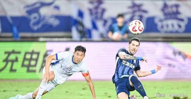 包含欧超杯冲刺阶段走向成谜，武汉三镇主帅复盘，媒体盛赞，心理建设被强调的词条